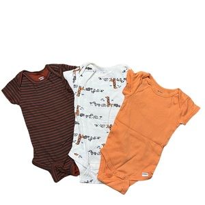 3- Pack Gerber Onesies -6-9m